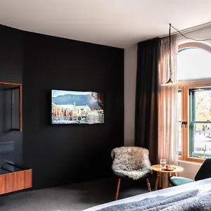 **** Hotel Moss Australia